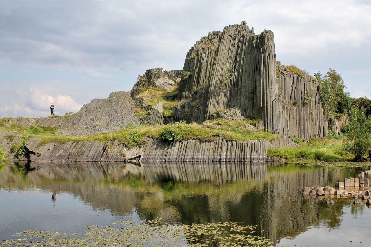 Apartmán U Mluvících Kamenů Stare Krecany Esterno foto