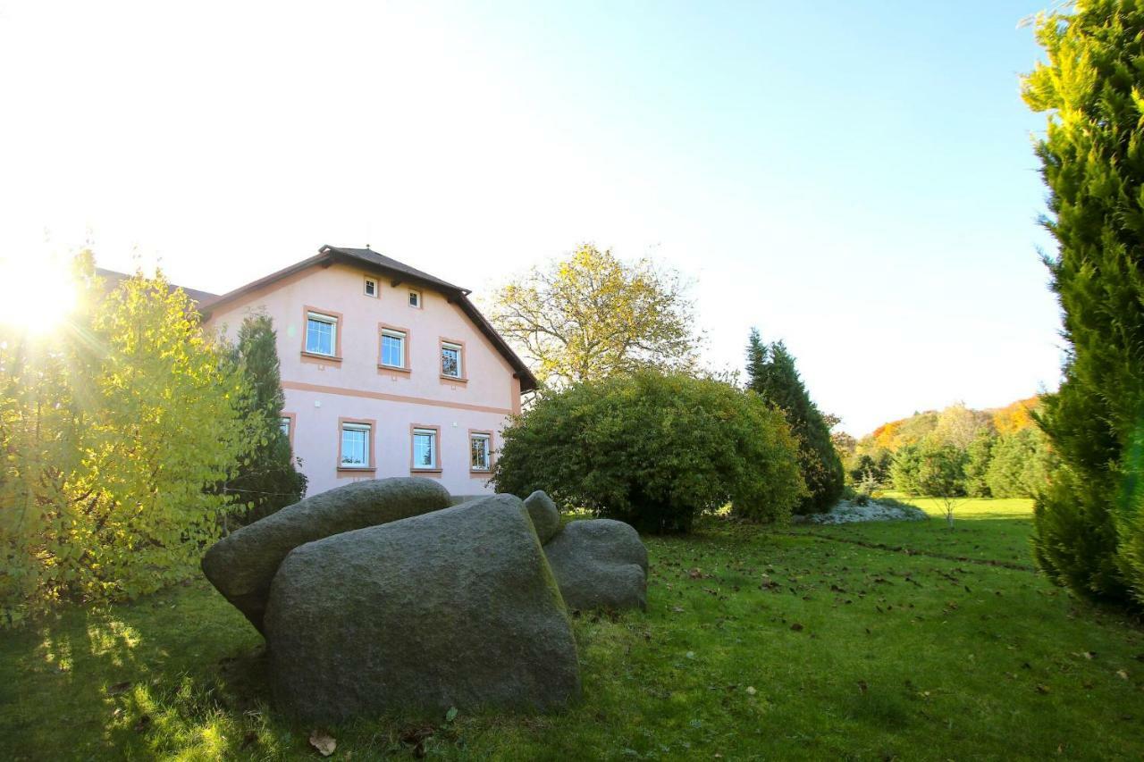 Apartmán U Mluvících Kamenů Stare Krecany Esterno foto