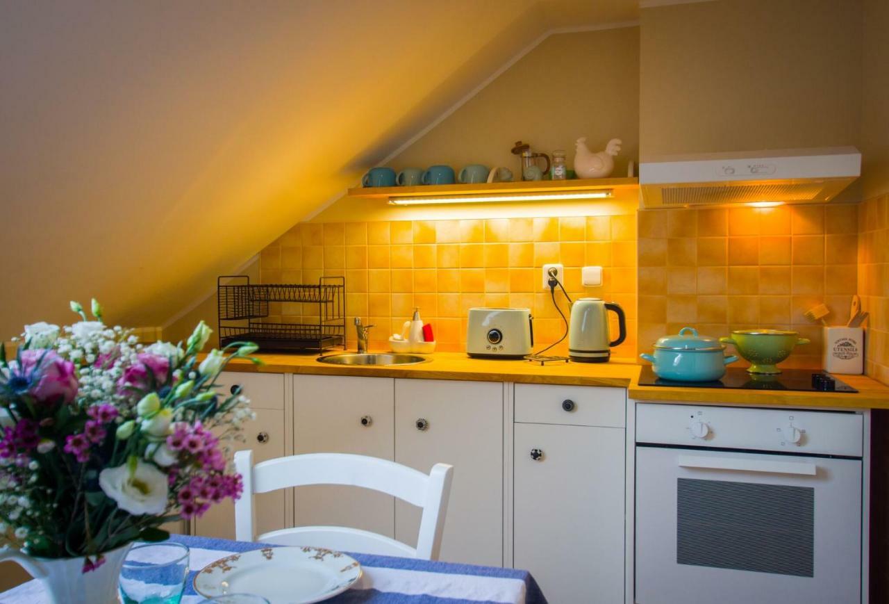 Apartmán U Mluvících Kamenů Stare Krecany Esterno foto